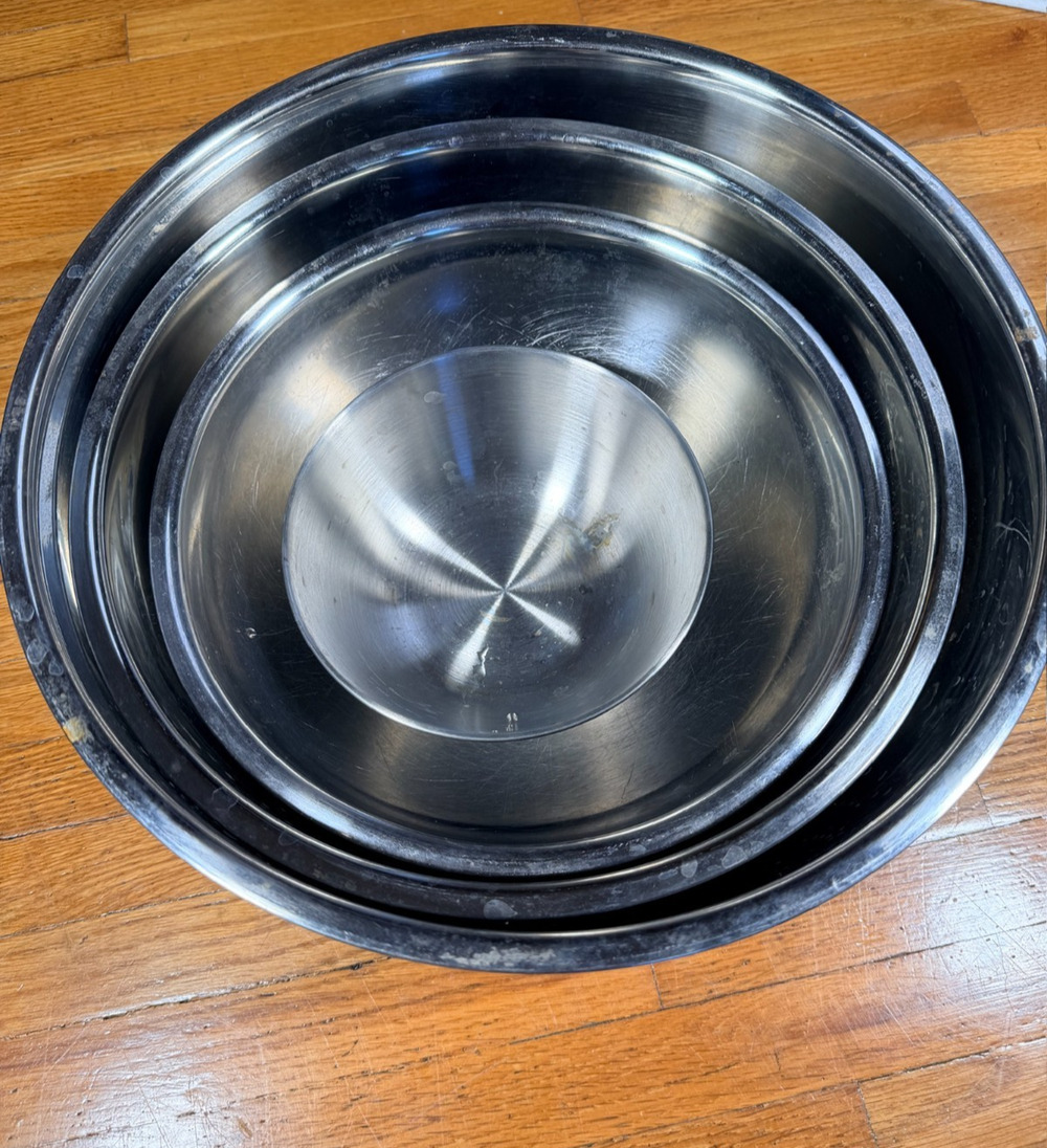 Tramontina ProLine Stainless Steel Mixing Bowls Set of 3 Plus 1 Unbranded Bowl